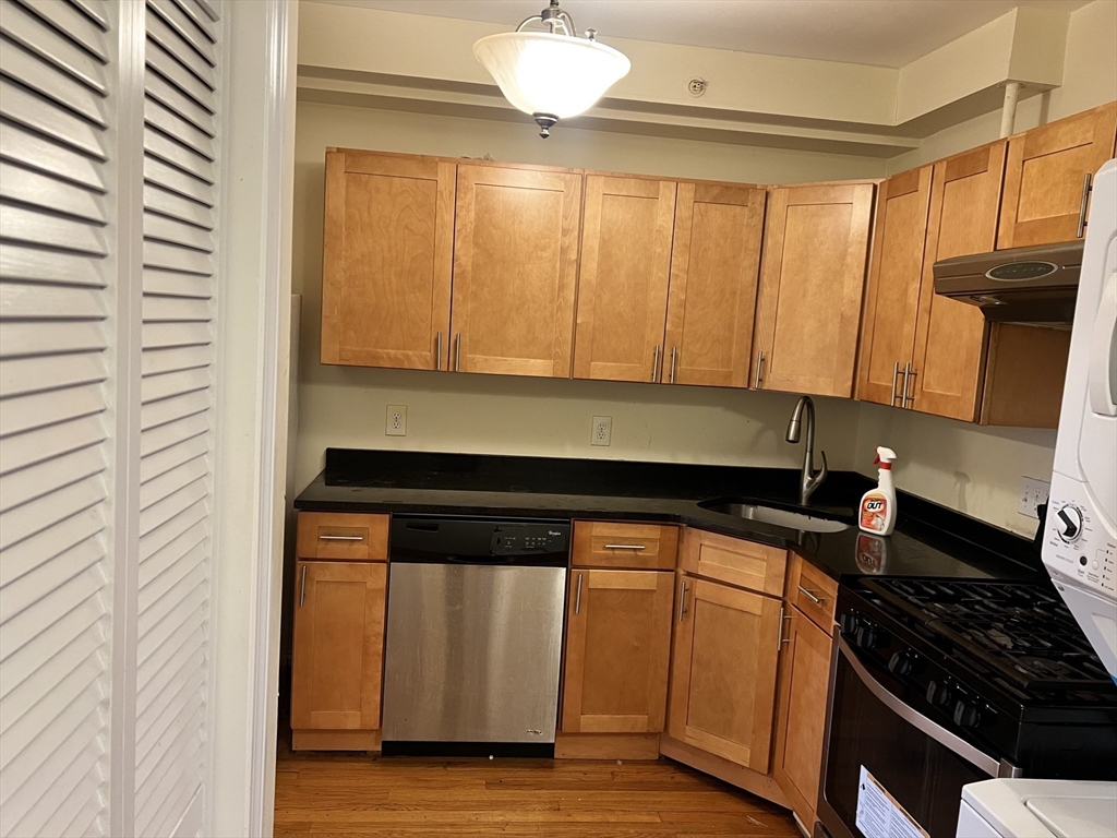 16 Centennial Place, Unit 3R Framingham, MA 01701 - Photo 4 of 5