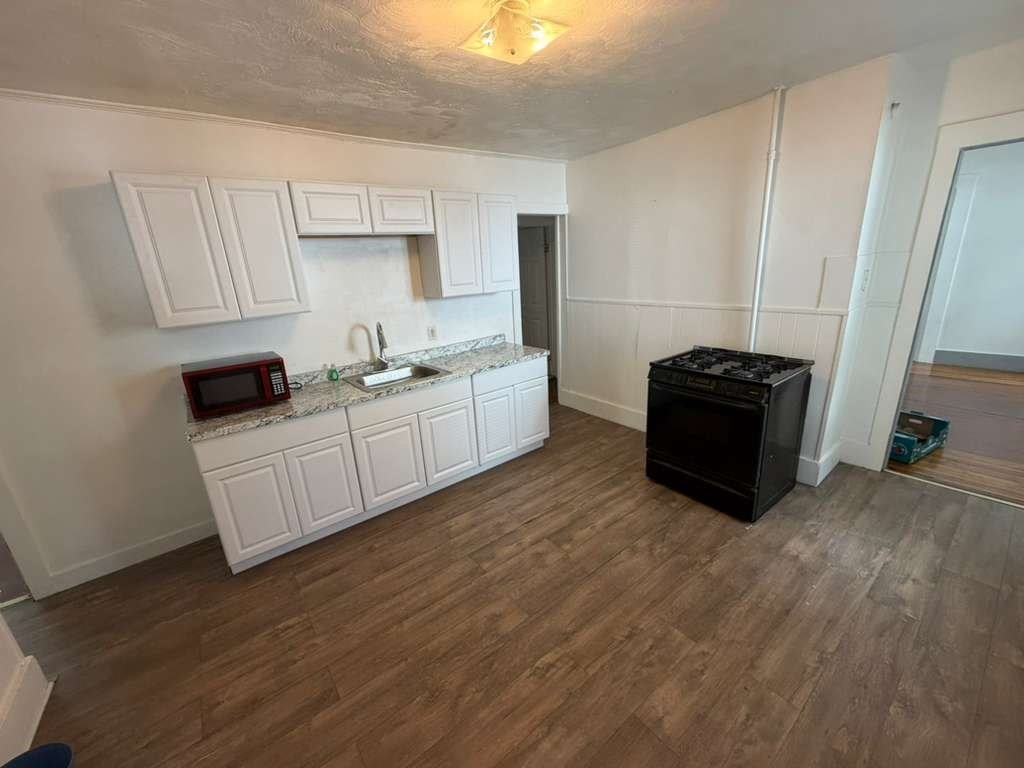 16 Alderman Street, Unit 1 Springfield, MA 01108 - Photo 1 of 7