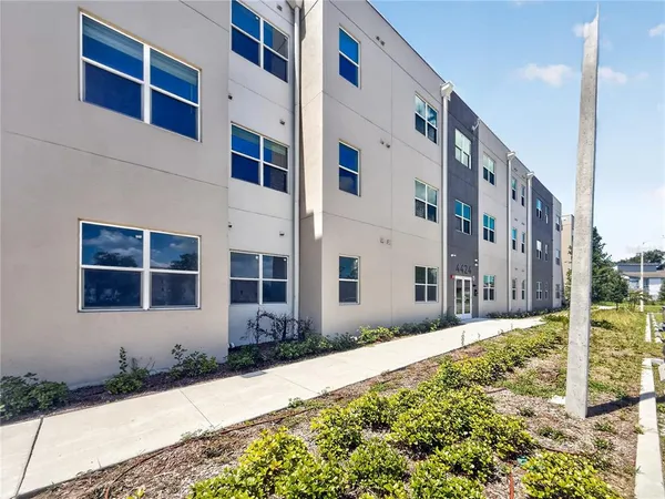 $1,800 | 4424 South Texas Avenue, Unit 1319, Orlando, FL 32839