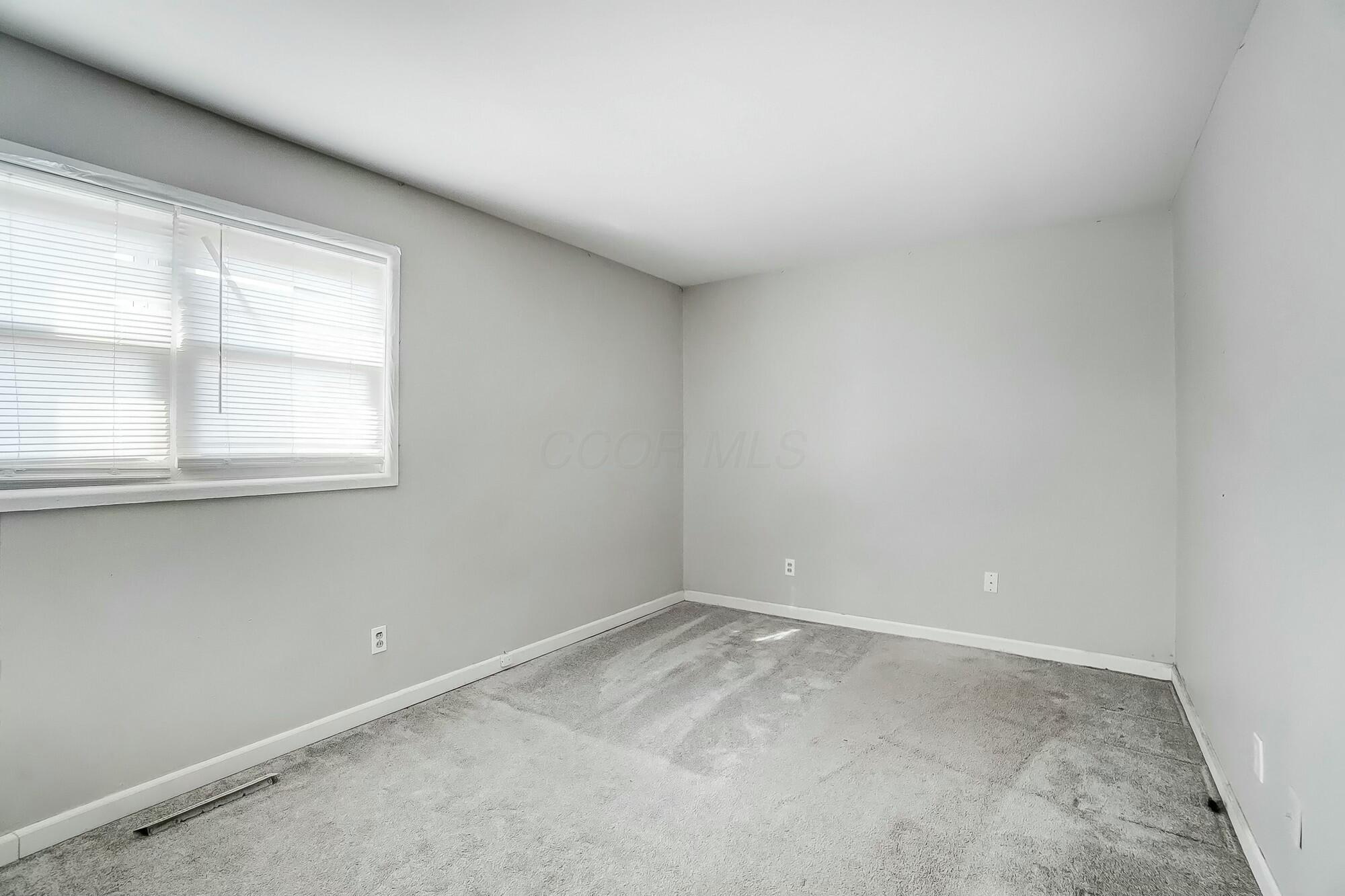 365 Lombard Road Columbus, OH 43228 - Photo 12 of 28 tempImage558YrS