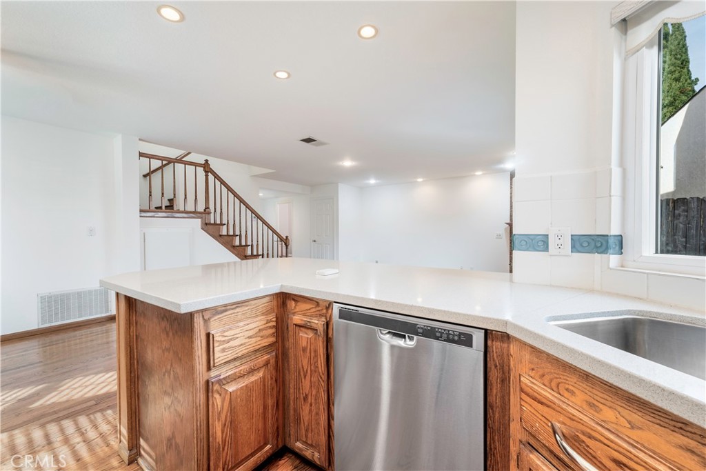 4425 East 5th Street, Unit A Long Beach, CA 90814 - Photo 14 of 34