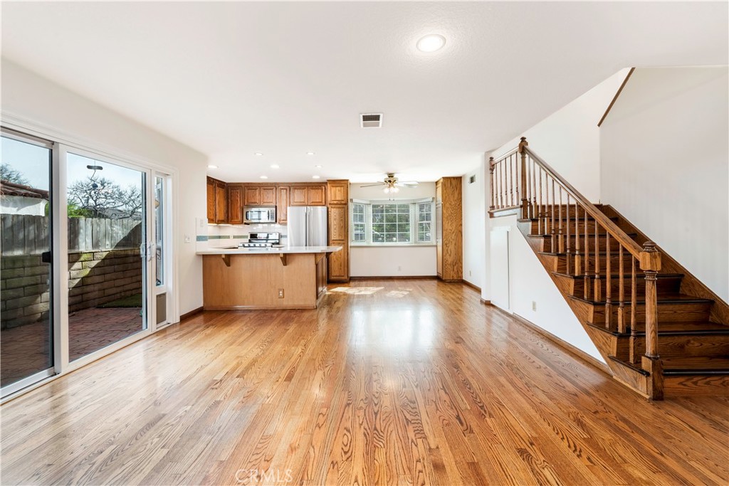 4425 East 5th Street, Unit A Long Beach, CA 90814 - Photo 4 of 34