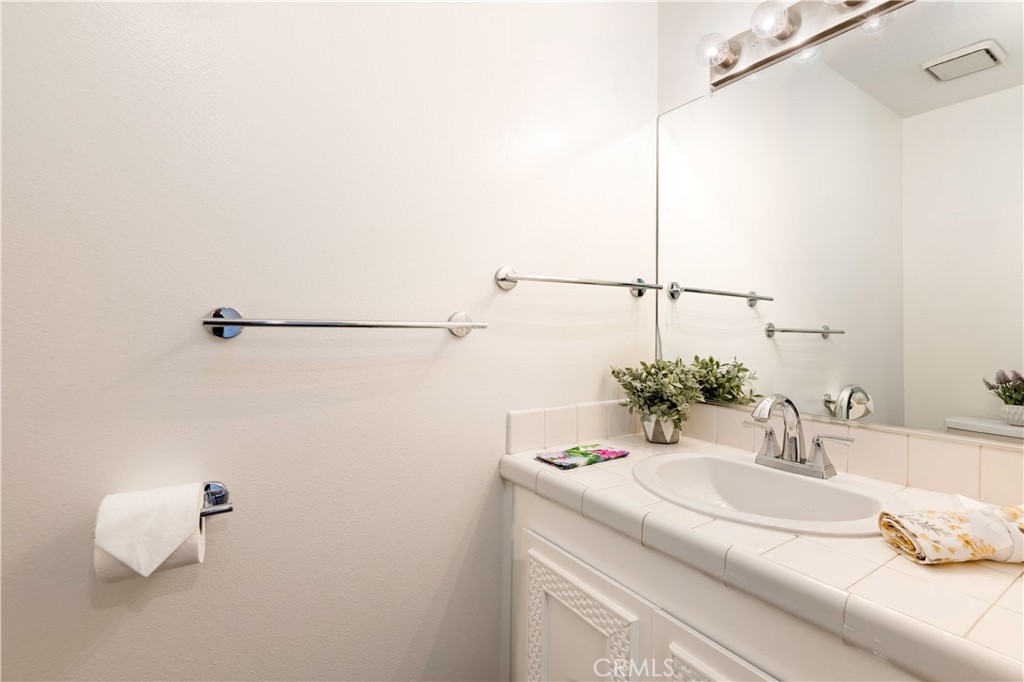 4425 East 5th Street, Unit A Long Beach, CA 90814 - Photo 8 of 34