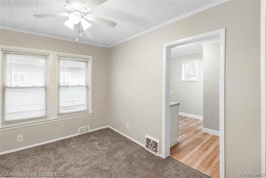 245 South Edith Street Pontiac, MI 48342 - Photo 8 of 21