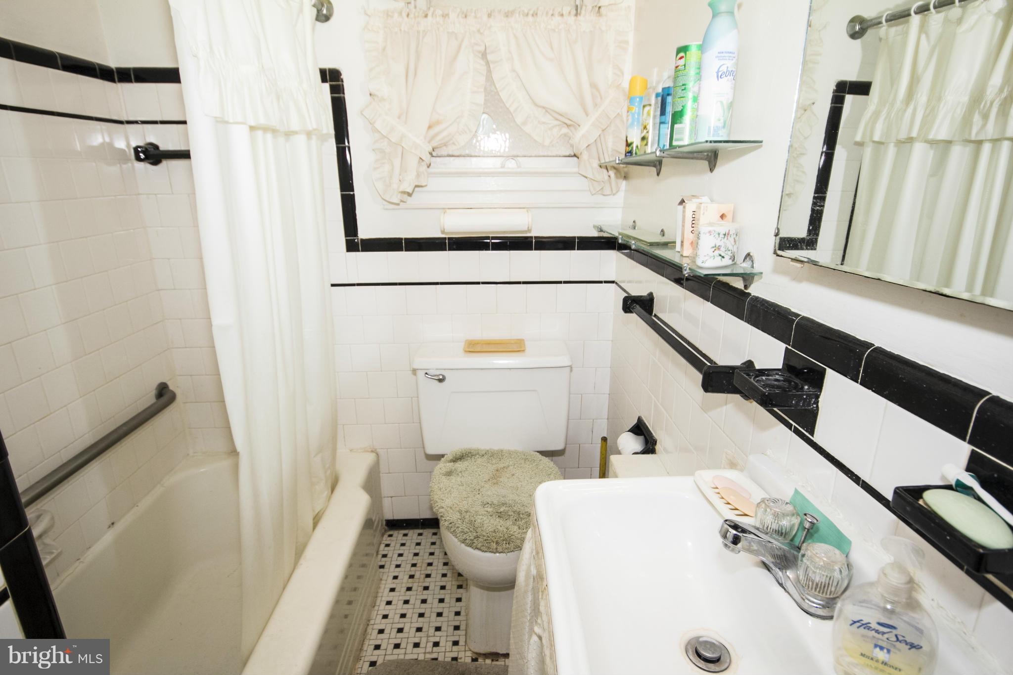 1803 Chelsea Road Baltimore, MD 21216 - Photo 22 of 30 Bath
