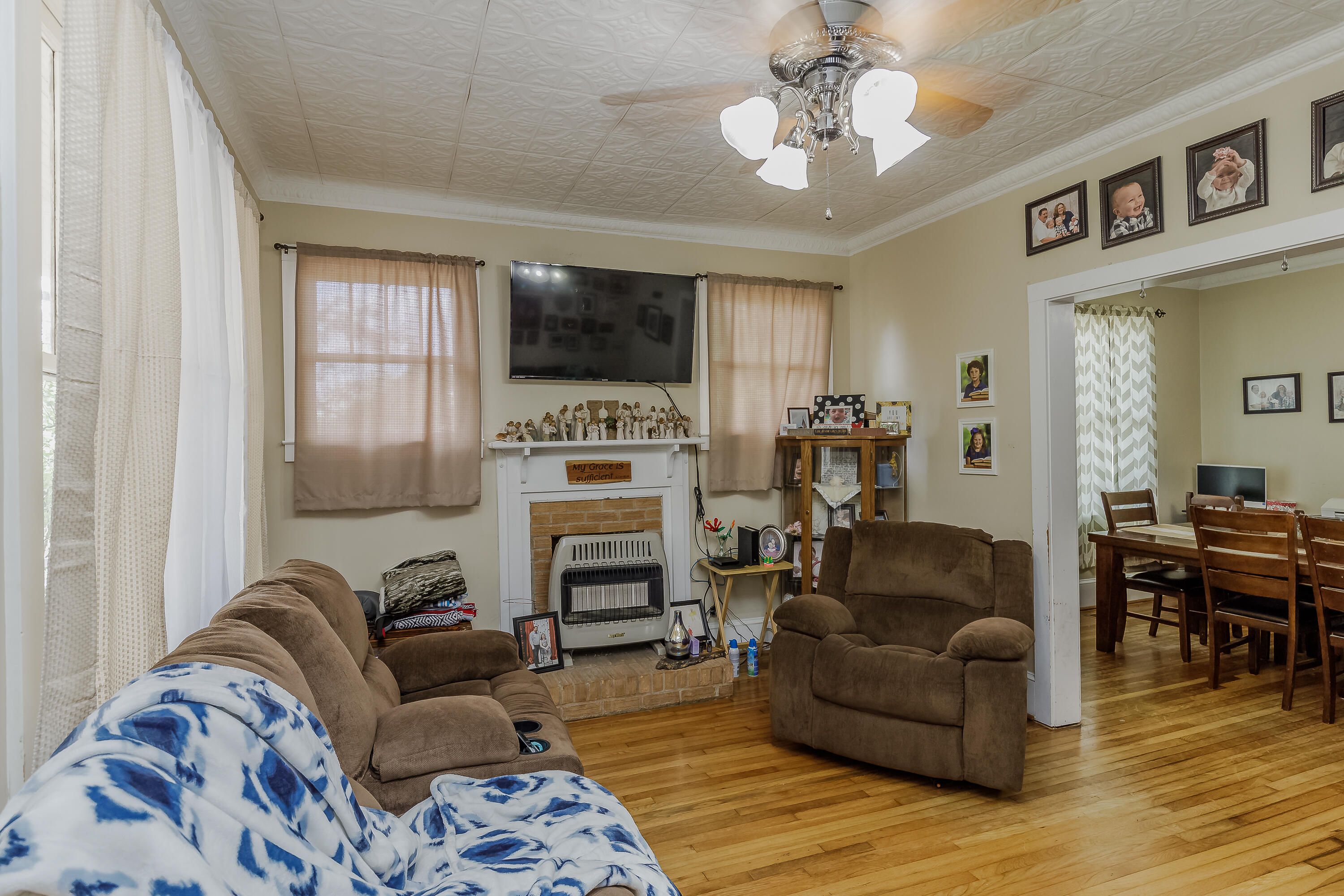 164 Mountain View Road Trion, GA 30753 - Photo 2 of 37 Living Room