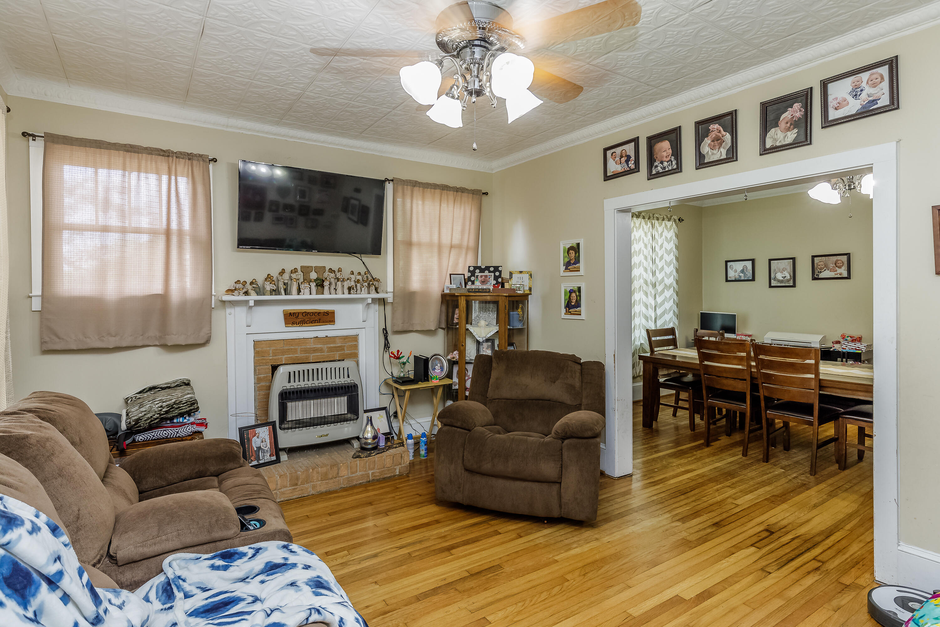 164 Mountain View Road Trion, GA 30753 - Photo 3 of 37 Living Room