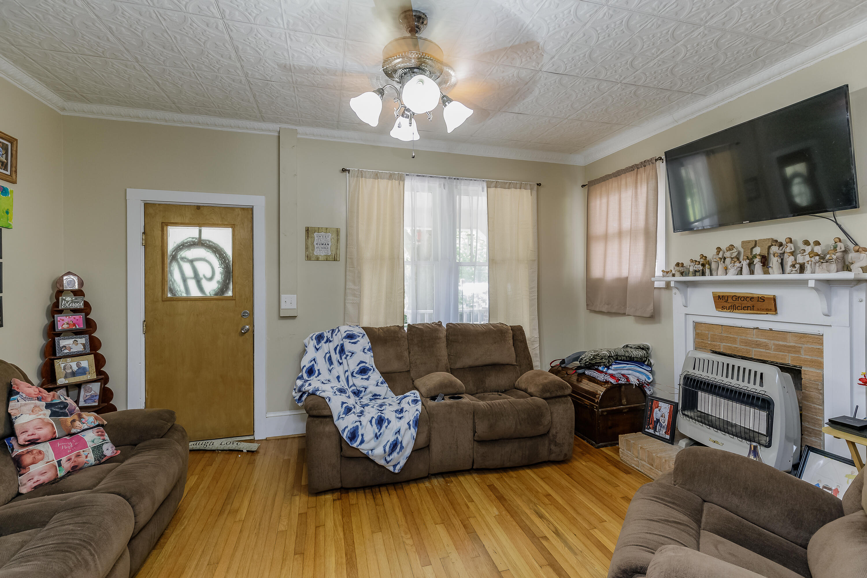 164 Mountain View Road Trion, GA 30753 - Photo 4 of 37 Living Room