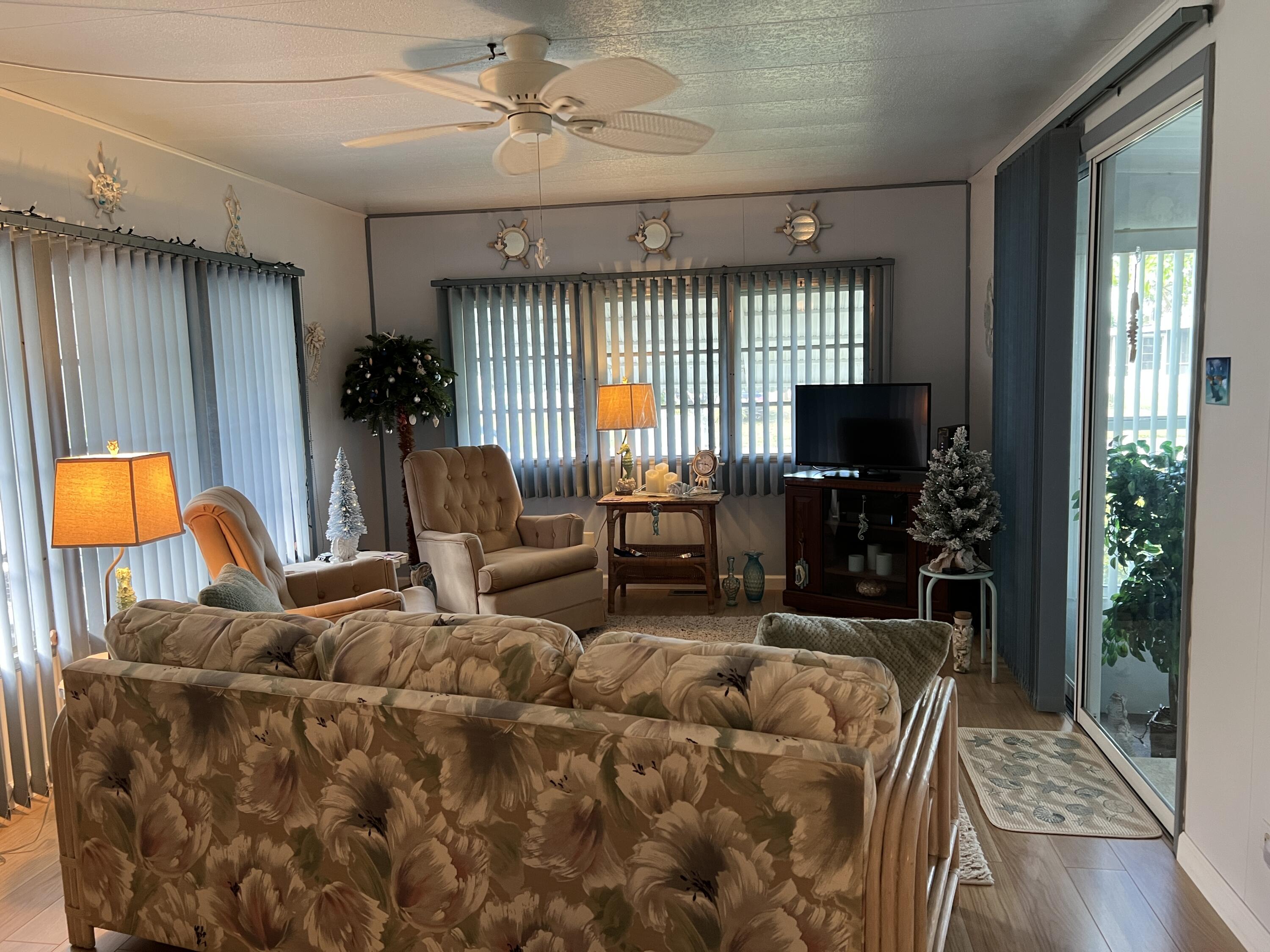 6960 Southeast Ridgeway Terrace Hobe Sound, FL 33455 - Photo 3 of 23 IMG_0326