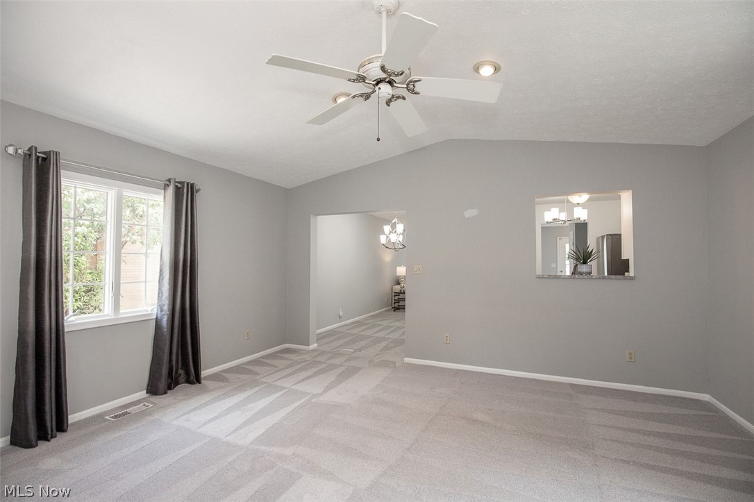 361 Skyview Road Cleveland, OH 44109 - Photo 14 of 38