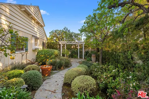 $5,995,000 | 501 Ocampo Drive, Pacific Palisades, CA 90272