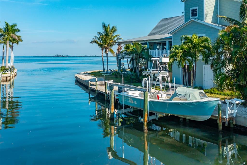 526 56th Street Holmes Beach, FL 34217 - Photo 4 of 99