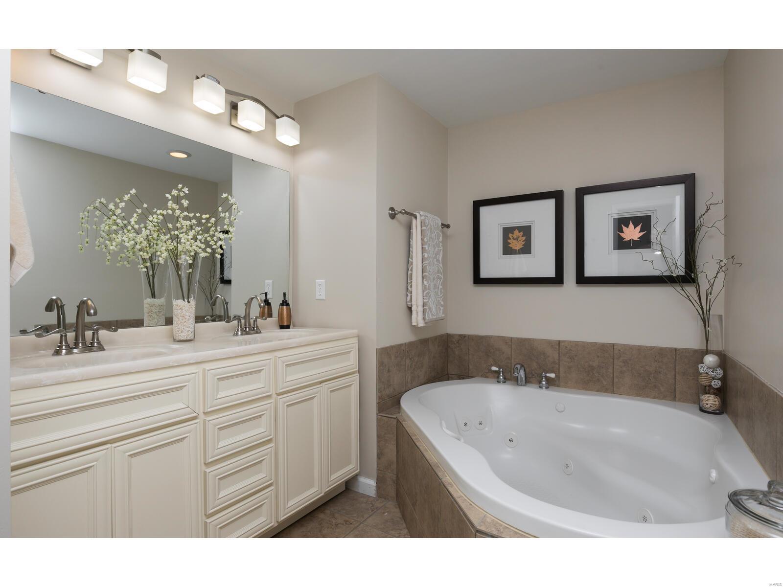4239 Von Talge Road St. Louis, MO 63128 - Photo 28 of 34 Gallery Image 28