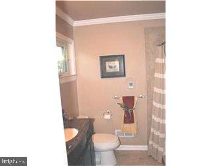4 Hill Road Burlington, NJ 08016 - Photo 10 of 22 Master Bathroom