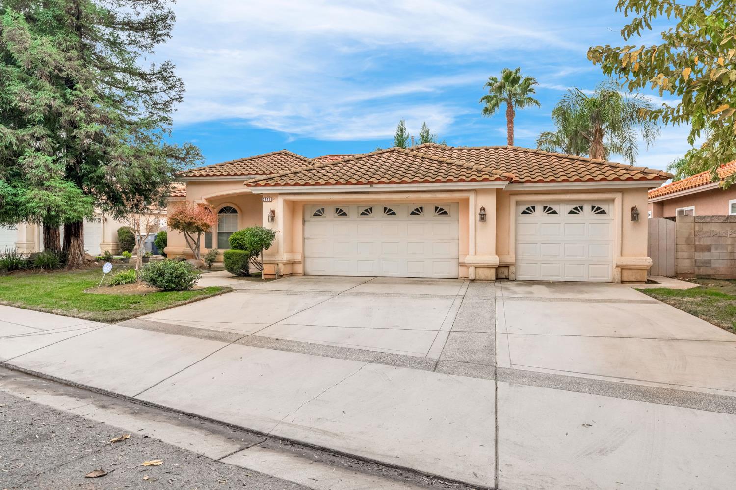 3410 Doubletree Way Madera, CA 93637 - Photo 3 of 34 front view of a house