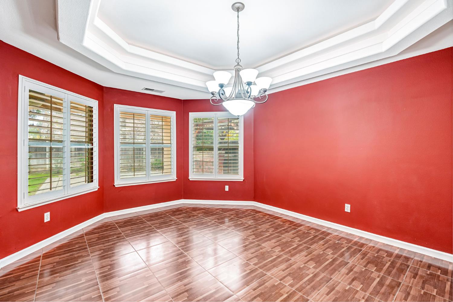 3410 Doubletree Way Madera, CA 93637 - Photo 9 of 34 a view of empty room with window