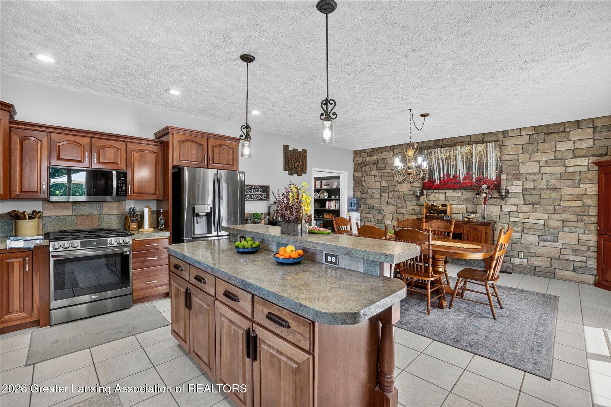 325 Priest Road Owosso, MI 48867 - Photo 15 of 86