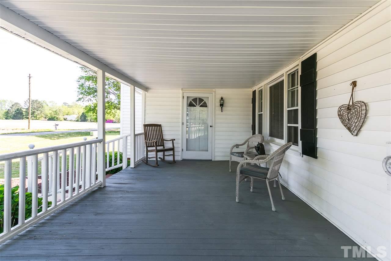 856 Old Sanders Road Smithfield, NC 27577 - Photo 4 of 27 Gallery Image 4