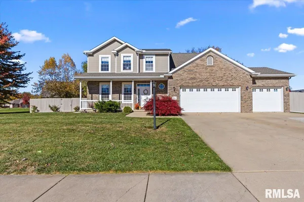 $460,000 | 1525 Ash Street, Washington, IL 61571