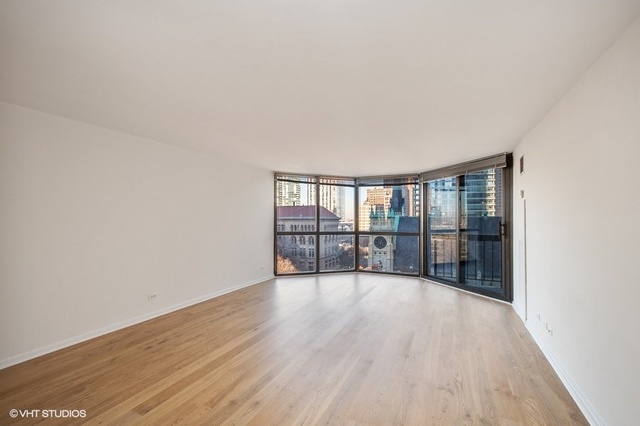 33 West Delaware Place, Unit 9H Chicago, IL 60610 - Photo 5 of 14
