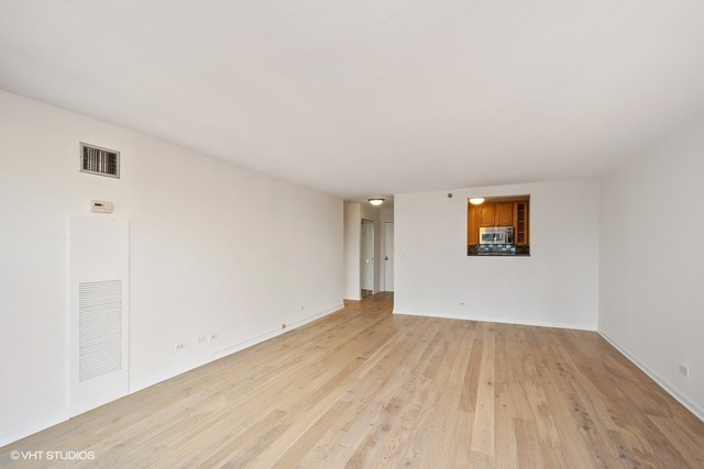 33 West Delaware Place, Unit 9H Chicago, IL 60610 - Photo 7 of 14