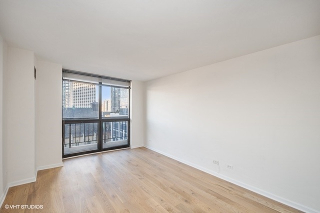 33 West Delaware Place, Unit 9H Chicago, IL 60610 - Photo 10 of 14
