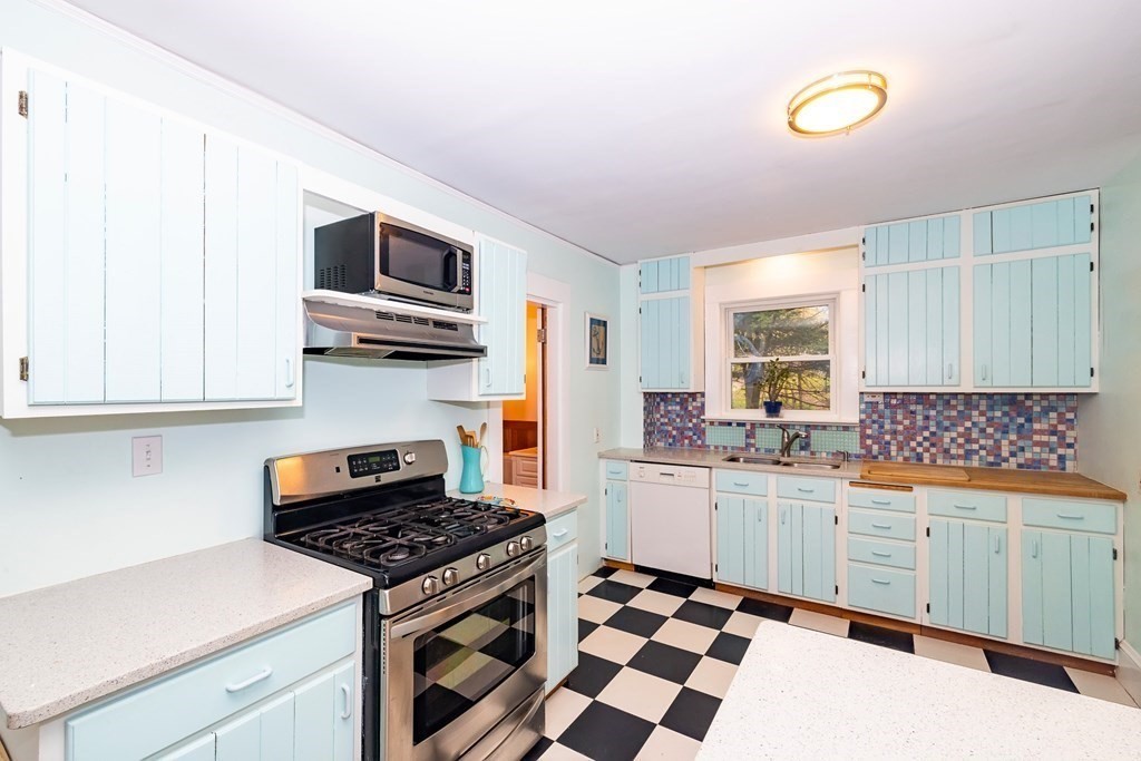 187 Beaver Dam Road Scituate, MA 02066 - Photo 8 of 31 Gallery Image 8