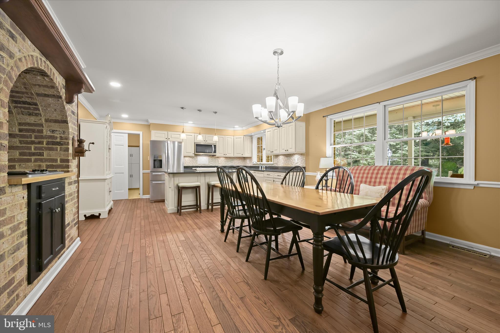 3391 Salem Bottom Road Westminster, MD 21157 - Photo 7 of 82 Eat-in Kitchen - Casual Dining Area