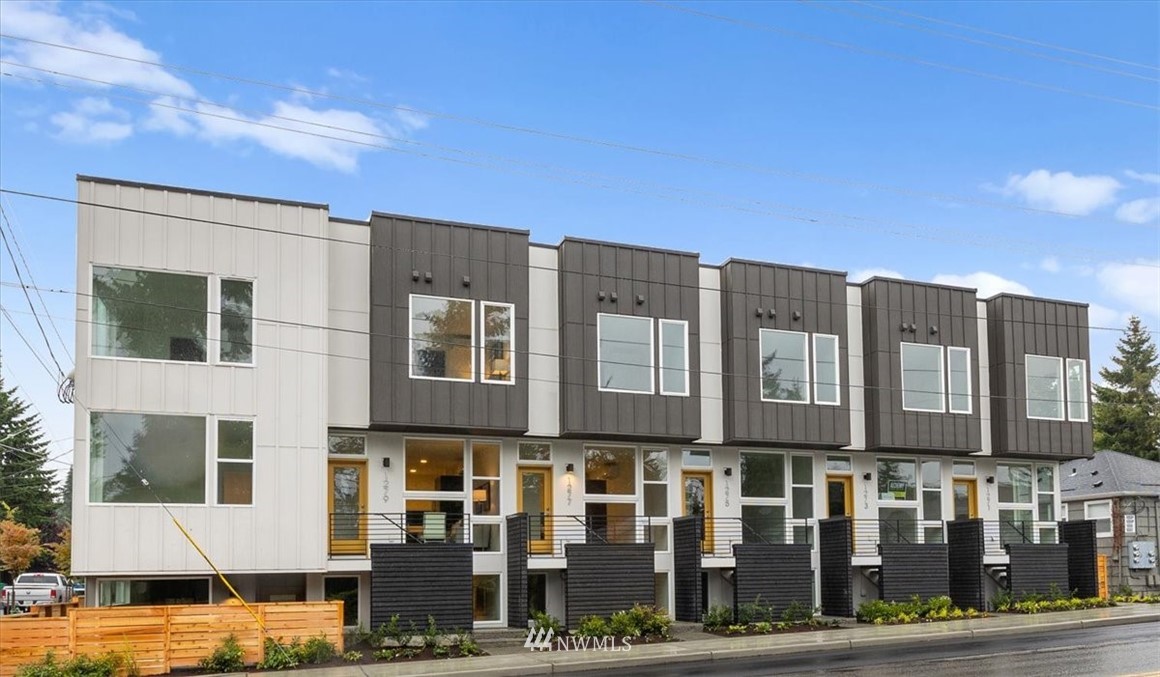 1271 North 145th Street Seattle, WA 98133 - Photo 2 of 32 a view of a building with street view