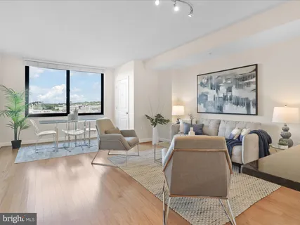 $319,900 | 2451 Midtown Avenue, Unit 921, Alexandria, VA 22303