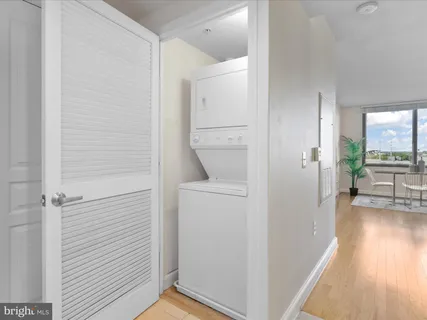 $319,900 | 2451 Midtown Avenue, Unit 921, Alexandria, VA 22303