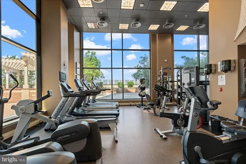 $319,900 | 2451 Midtown Avenue, Unit 921, Alexandria, VA 22303