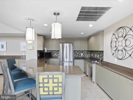 $319,900 | 2451 Midtown Avenue, Unit 921, Alexandria, VA 22303