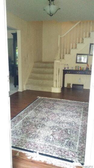 30618 High Valley Road Farmington Hills, MI 48331 - Photo 5 of 46