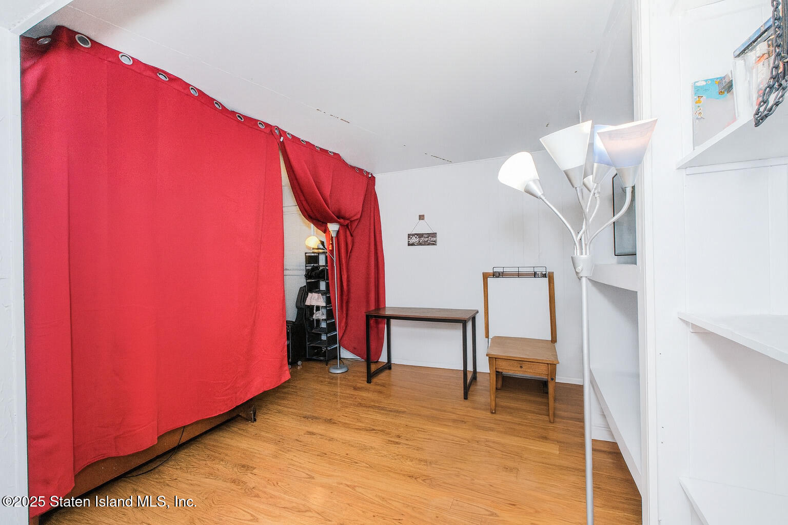 154 Merrill Avenue Staten Island, NY 10314 - Photo 3 of 21 a view of entryway