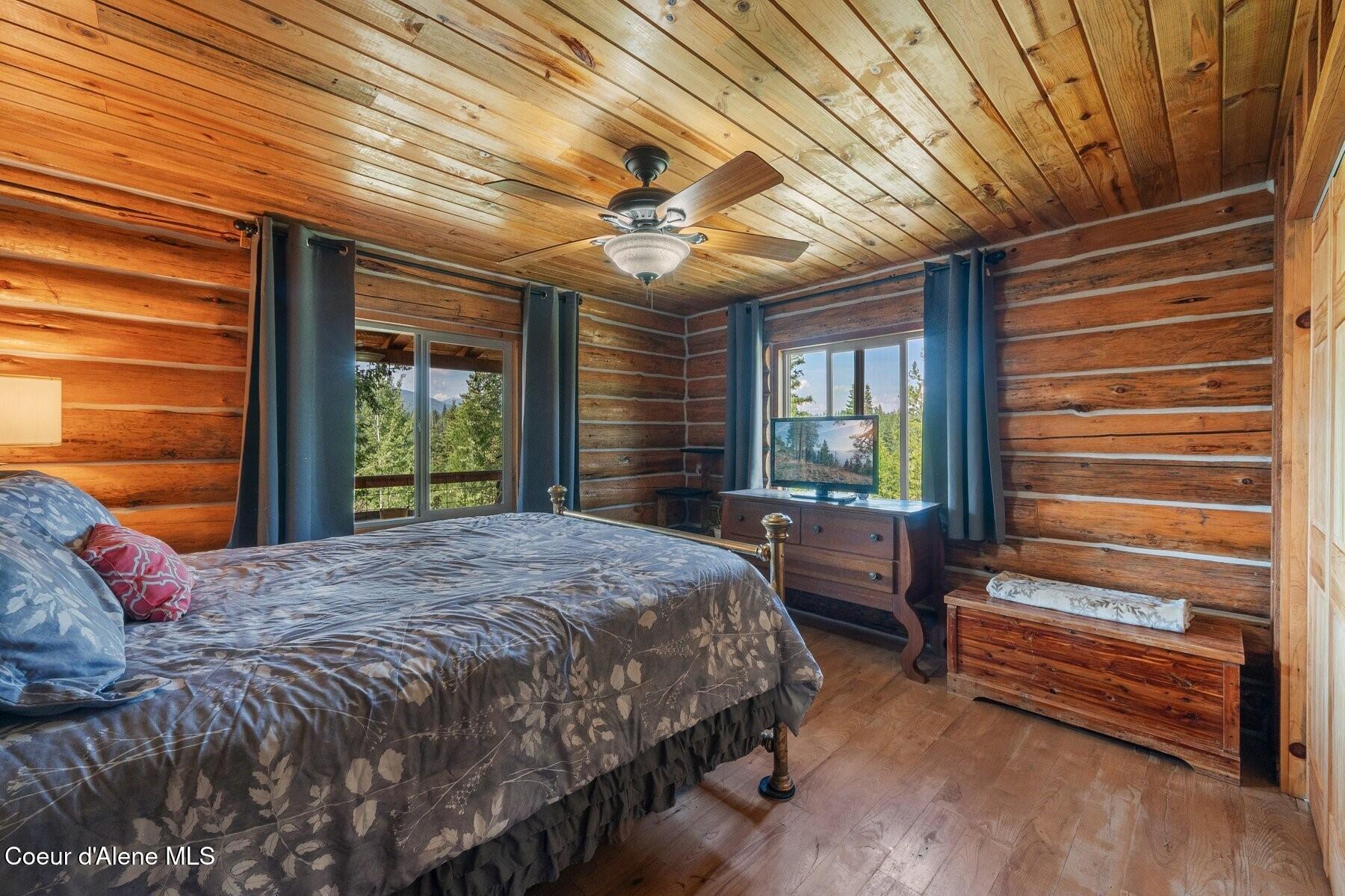 124 Brown Creek Road Naples, ID 83847 - Photo 12 of 65 Main Level Bedroom