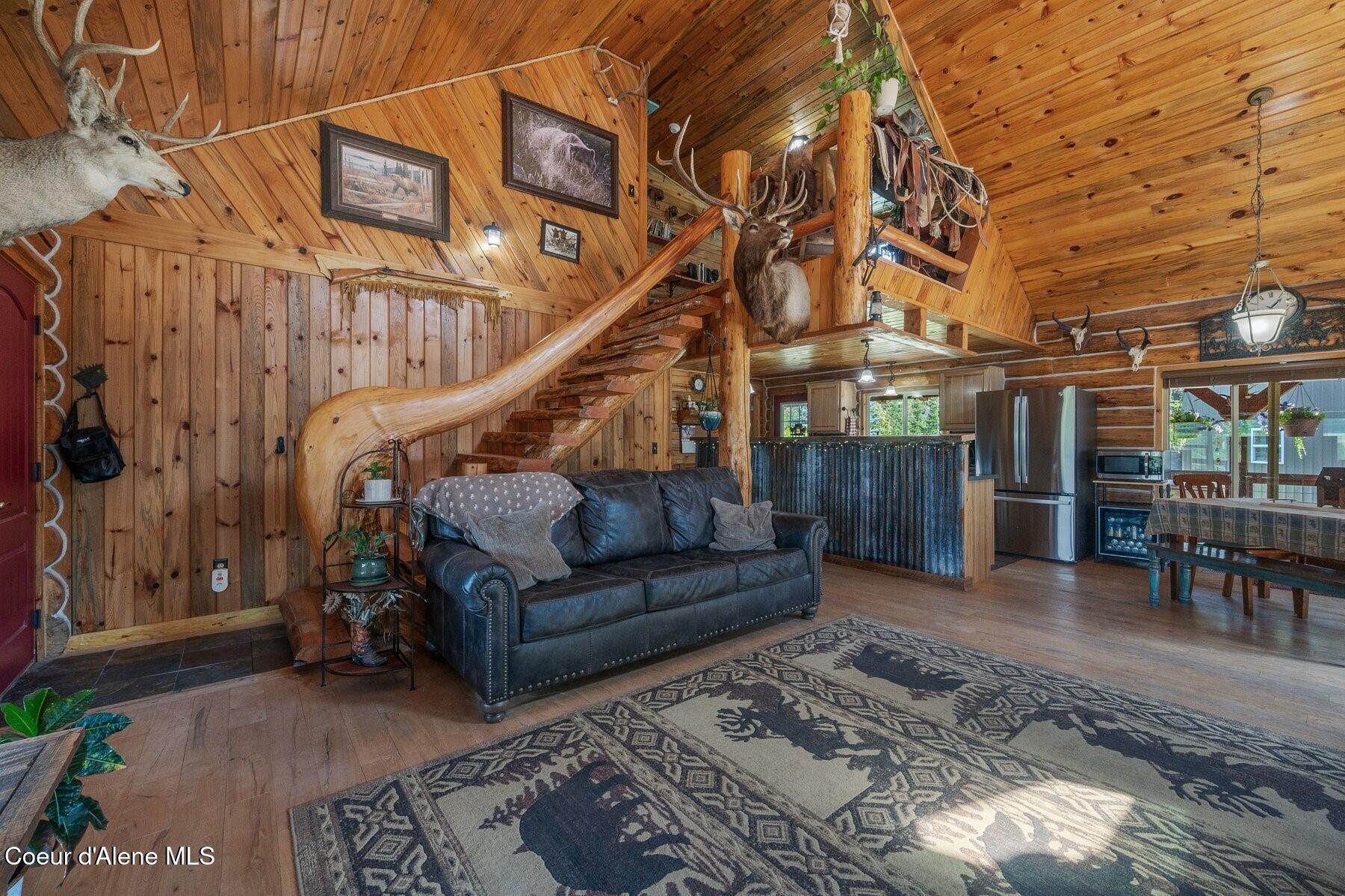 124 Brown Creek Road Naples, ID 83847 - Photo 3 of 65 Great Room