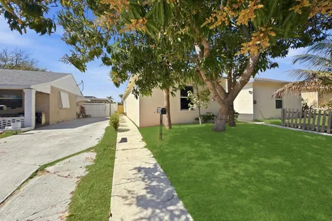 $359,900 | 607 North F Street, Lake Worth, FL 33460