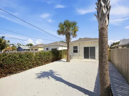 $359,900 | 607 North F Street, Lake Worth, FL 33460