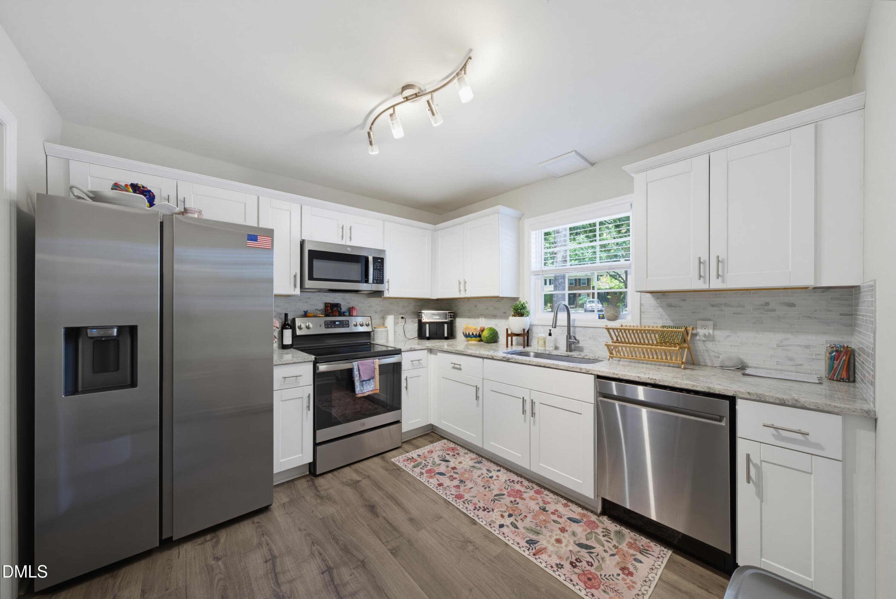 6413 New Market Way Raleigh, NC 27615 - Photo 5 of 30 DSC03801
