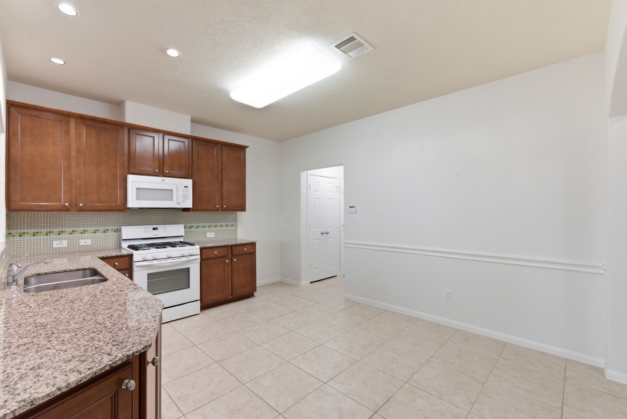 10510 Day Trail Lane Spring, TX 77379 - Photo 13 of 36