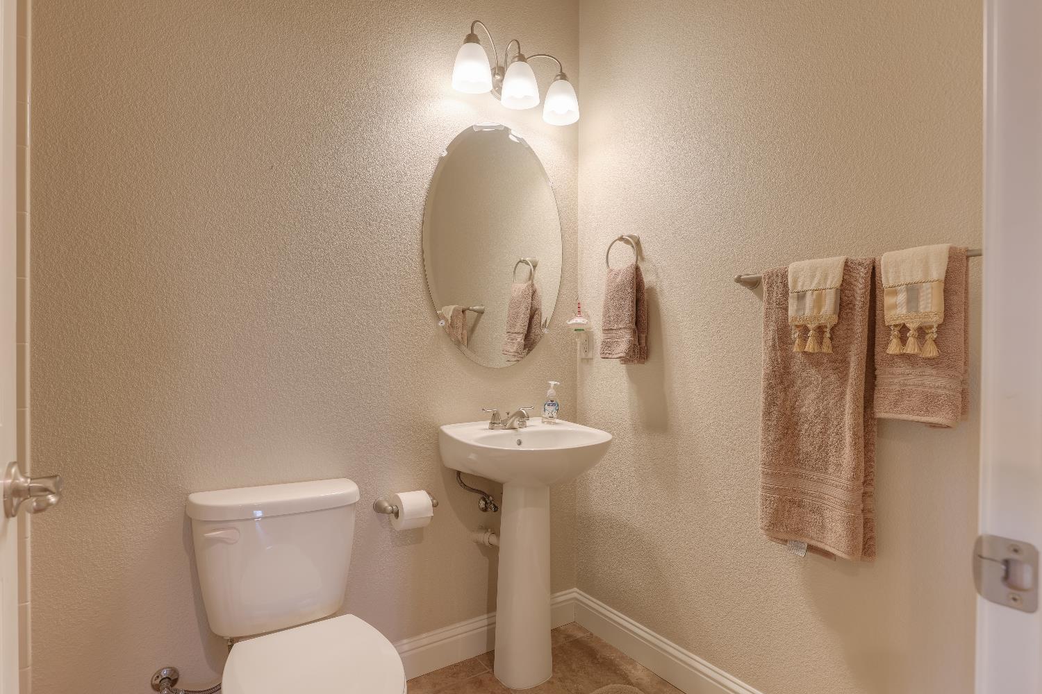 9991 Spring Street Galt, CA 95632 - Photo 17 of 50 bathroom 3