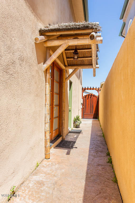5051 Island View Street Oxnard, CA 93035 - Photo 4 of 38 a view of a front door