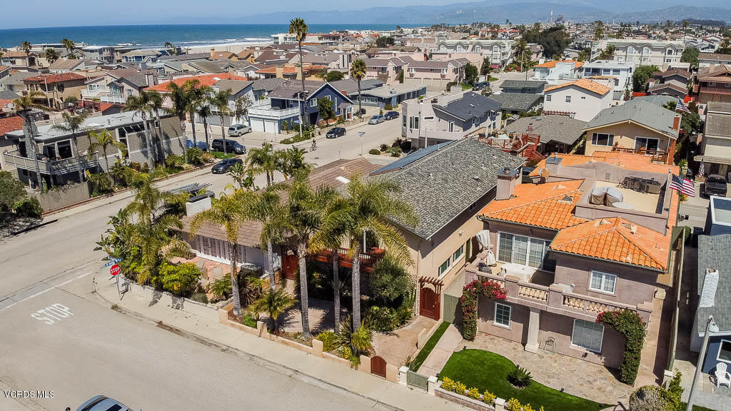 5051 Island View Street Oxnard, CA 93035 - Photo 33 of 38 an aerial view of multiple house