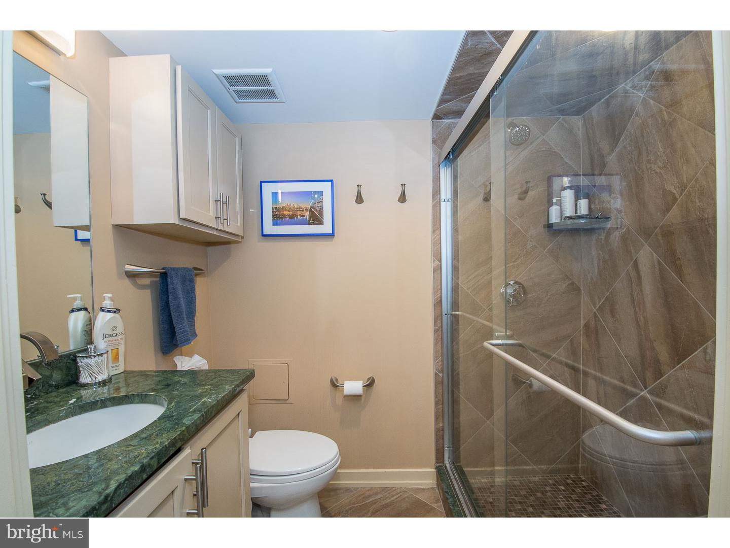 1919 Chestnut Street, Unit 1111 Philadelphia, PA 19103 - Photo 11 of 18