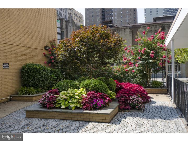 1919 Chestnut Street, Unit 1111 Philadelphia, PA 19103 - Photo 16 of 18