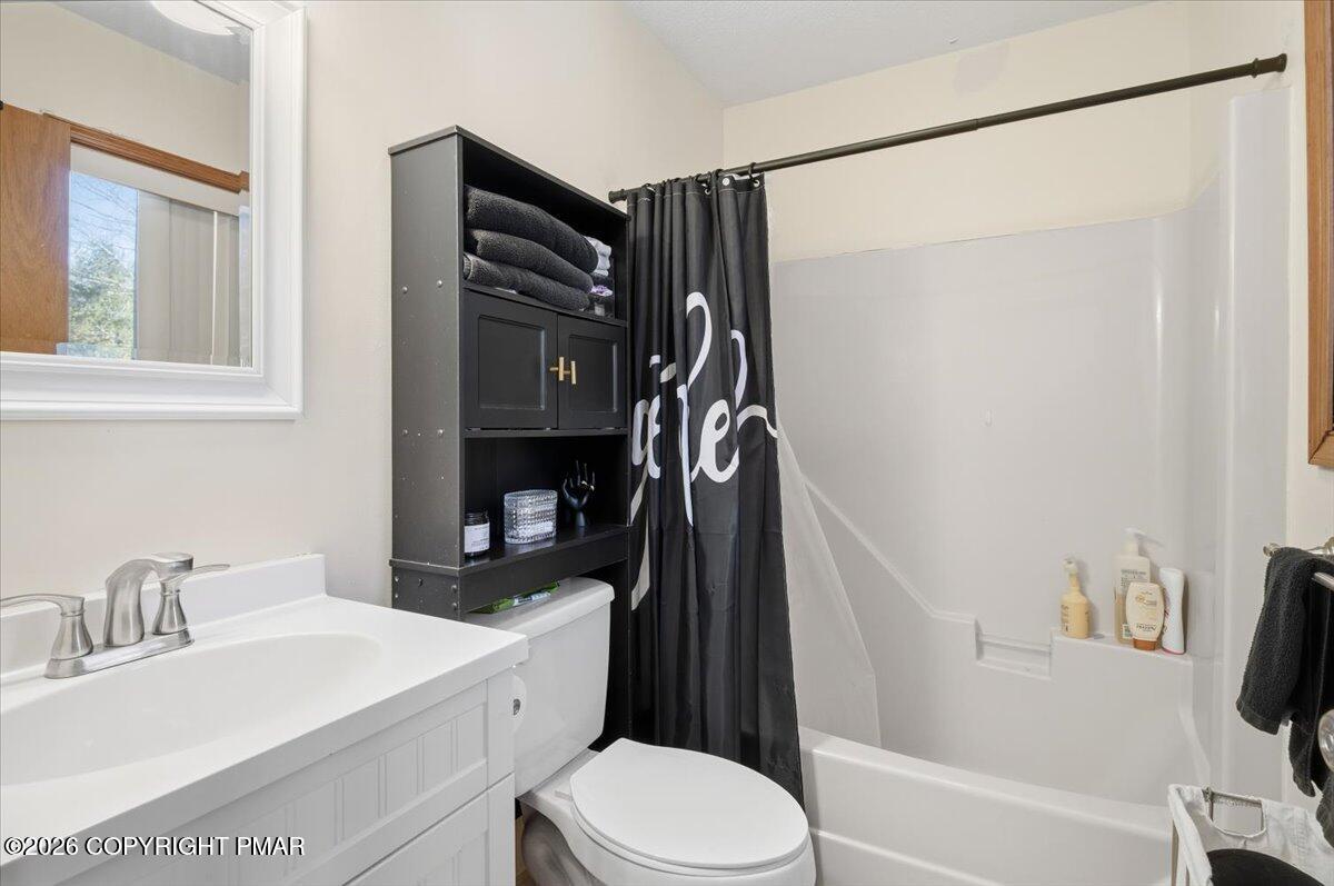 186 Pocono Boulevard Bushkill, PA 18324 - Photo 19 of 25 34-Photo-32