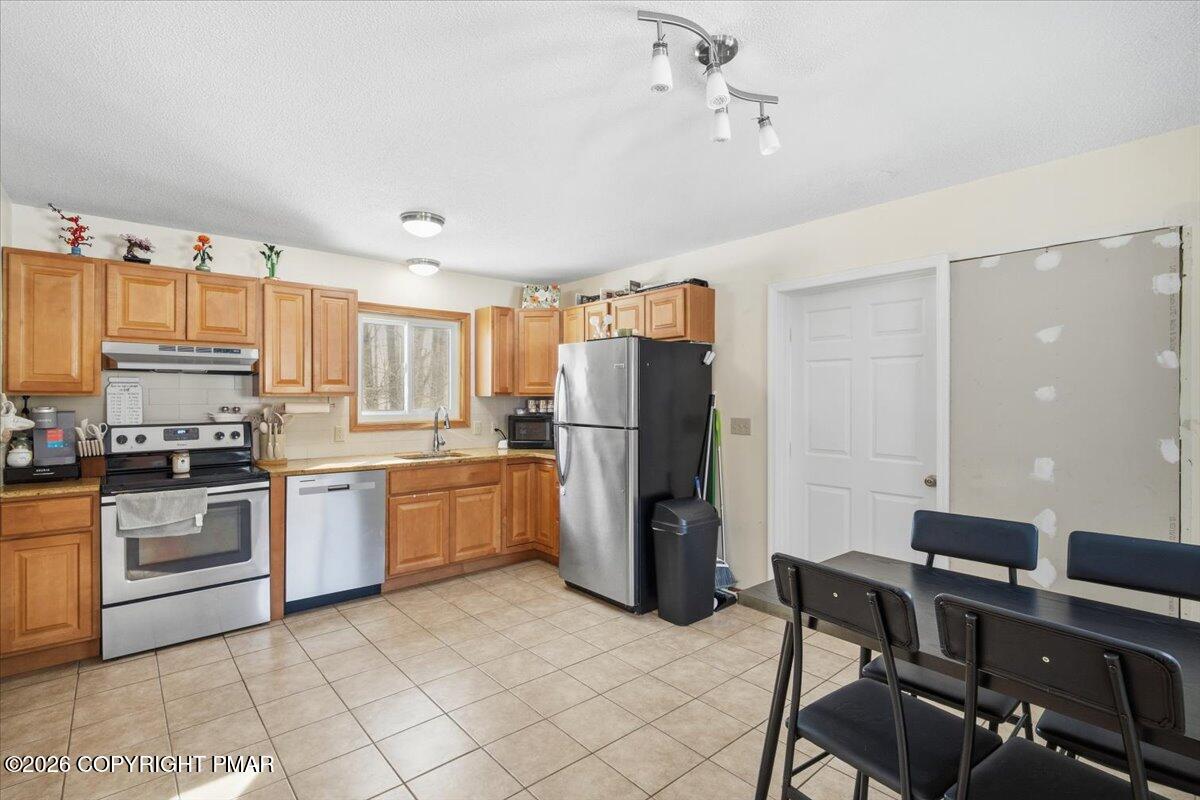 186 Pocono Boulevard Bushkill, PA 18324 - Photo 10 of 25 24-Photo-22