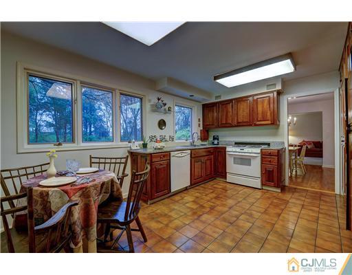 15 Taylor Road Monmouth Junction, NJ 08852 - Photo 4 of 24 Gallery Image 4