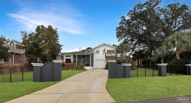 $840,000 | 131 Shoreline Drive, Gulf Breeze, FL 32561